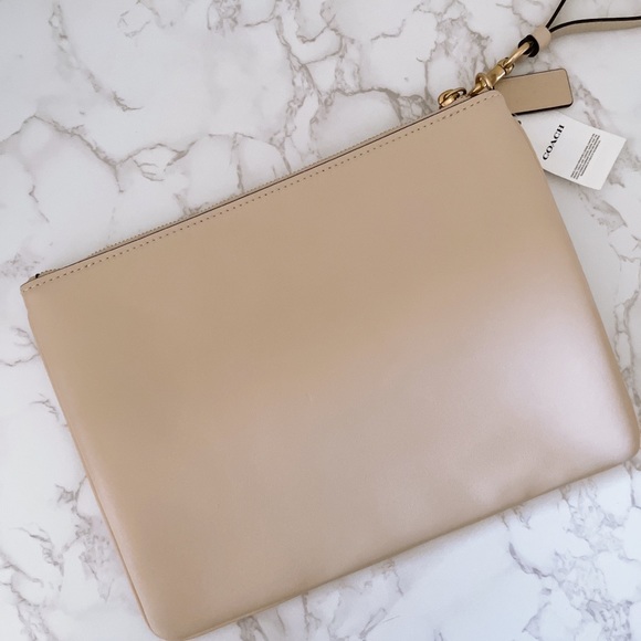 Coach x Tom Wesselmann Large Turnlock Wristlet - Picture 4 of 8